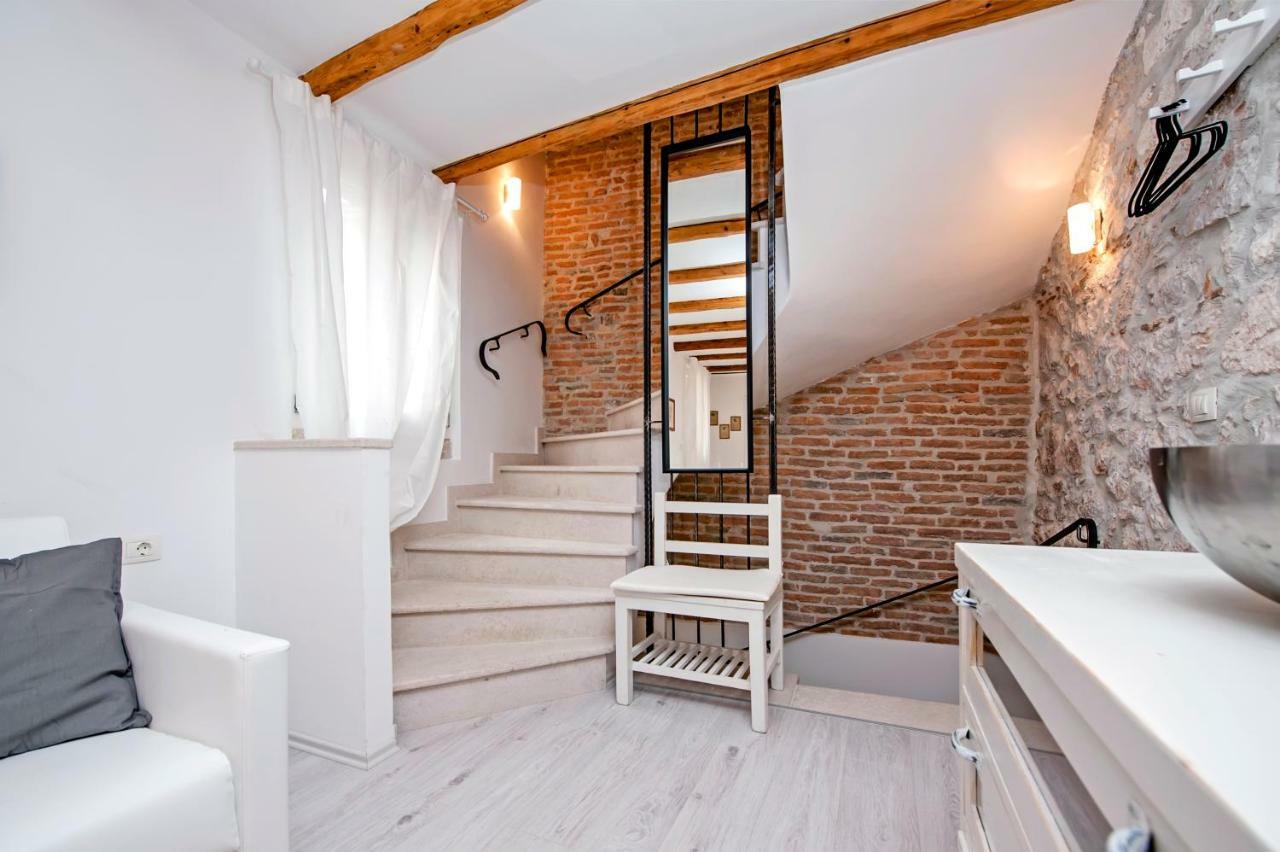 Apartment And Studio Ca' 3 Vie โรวีน ภายนอก รูปภาพ