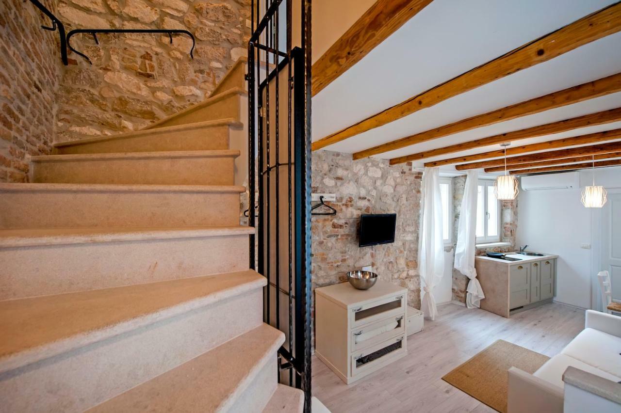 Apartment And Studio Ca' 3 Vie โรวีน ภายนอก รูปภาพ