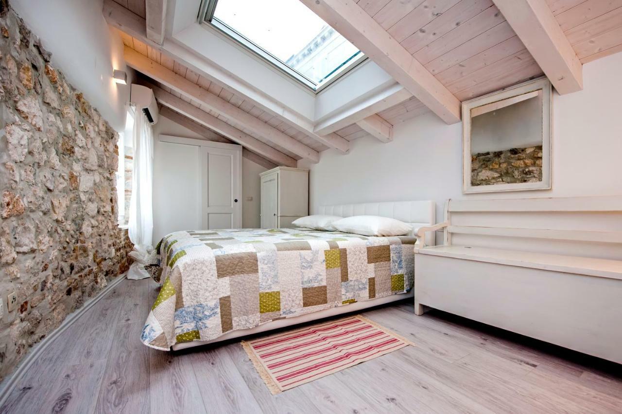 Apartment And Studio Ca' 3 Vie โรวีน ภายนอก รูปภาพ