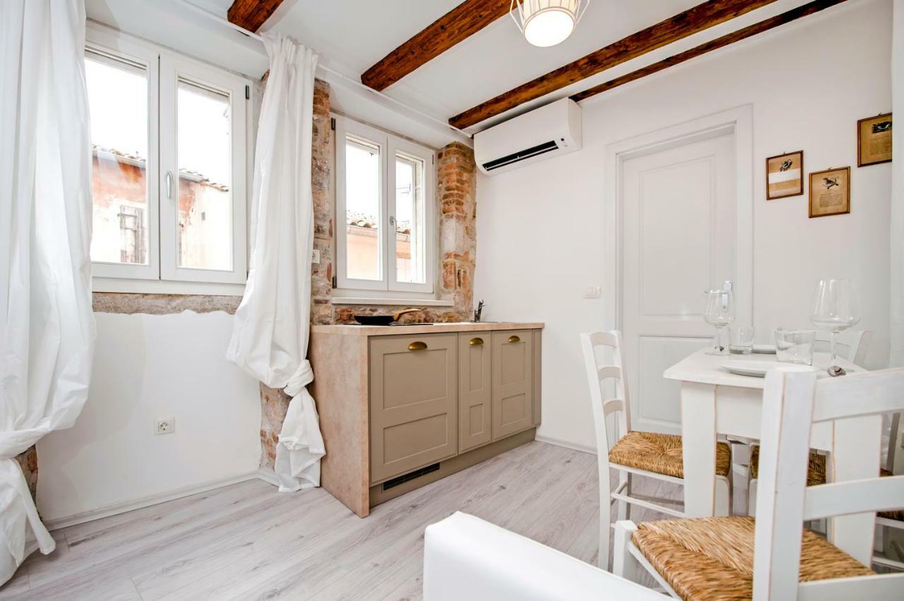 Apartment And Studio Ca' 3 Vie โรวีน ภายนอก รูปภาพ
