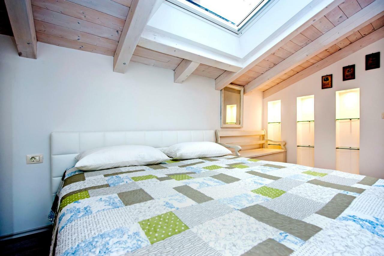 Apartment And Studio Ca' 3 Vie โรวีน ภายนอก รูปภาพ