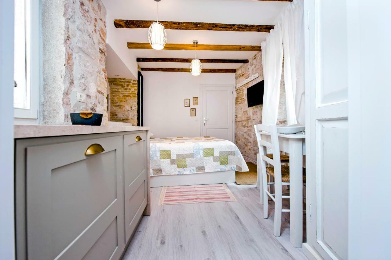 Apartment And Studio Ca' 3 Vie โรวีน ภายนอก รูปภาพ