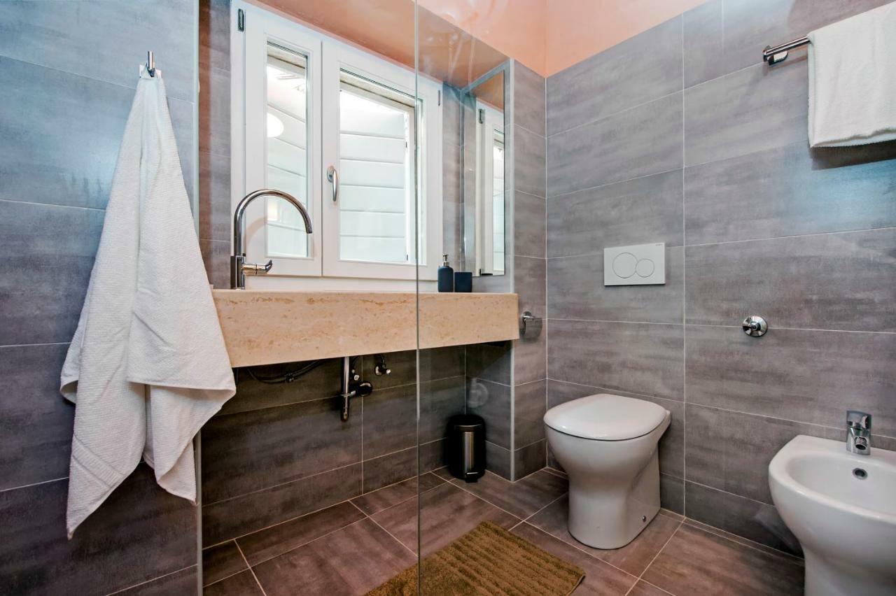 Apartment And Studio Ca' 3 Vie โรวีน ภายนอก รูปภาพ