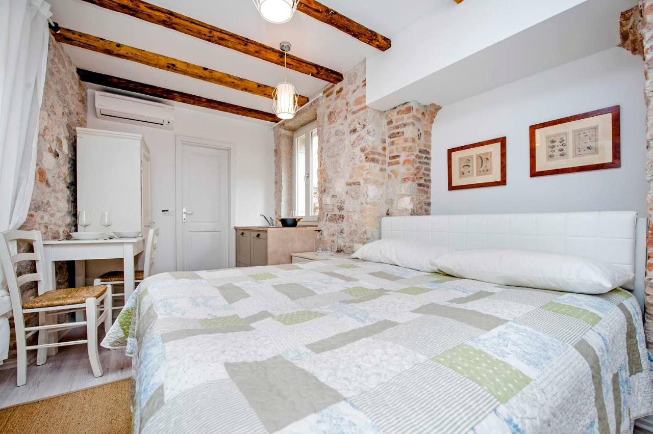 Apartment And Studio Ca' 3 Vie โรวีน ภายนอก รูปภาพ