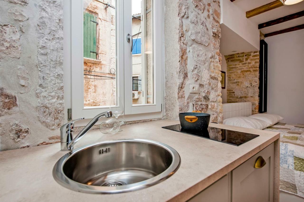 Apartment And Studio Ca' 3 Vie โรวีน ภายนอก รูปภาพ
