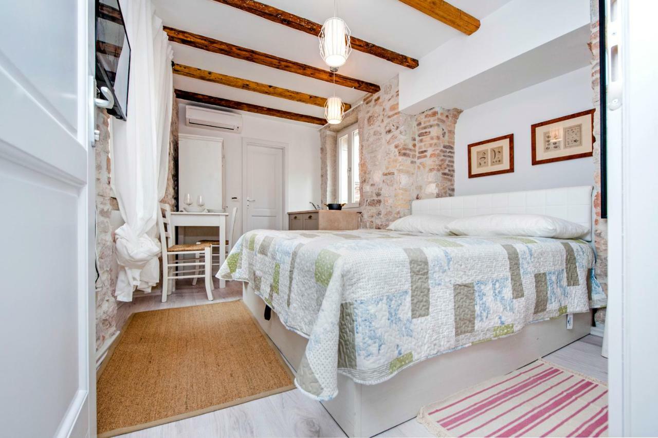 Apartment And Studio Ca' 3 Vie โรวีน ภายนอก รูปภาพ