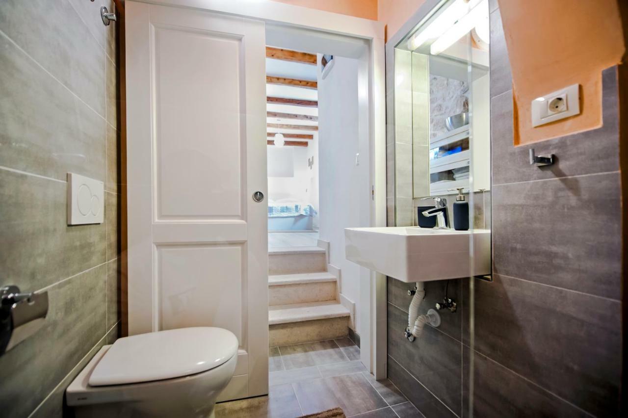Apartment And Studio Ca' 3 Vie โรวีน ภายนอก รูปภาพ