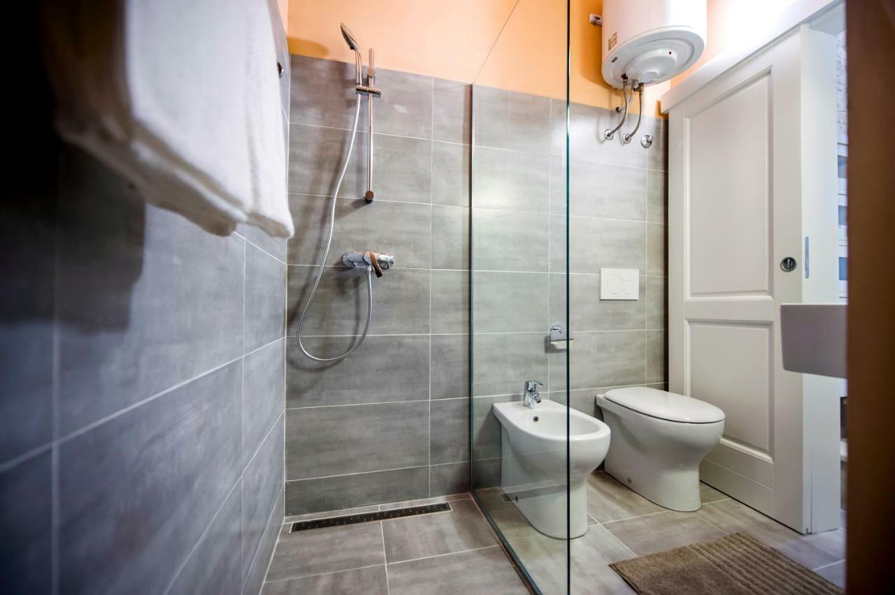 Apartment And Studio Ca' 3 Vie โรวีน ภายนอก รูปภาพ